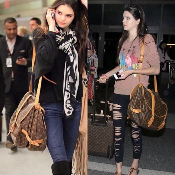 Louis Vuitton Handbags - 😍Louis Vuitton saumur 43 crossbody